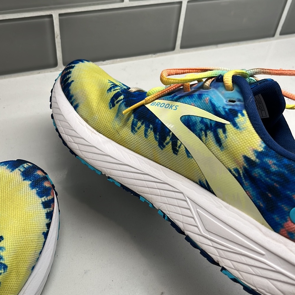 Brooks Multicolor Athletic Shoes - Picture 11 of 11